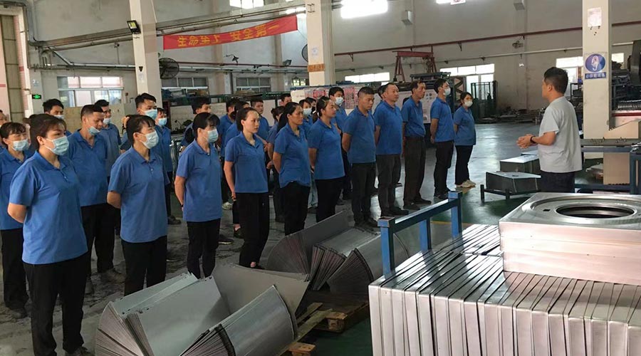 五一放假在即！金環(huán)電器沖壓車間開展早會(huì)強(qiáng)調(diào)工作效率