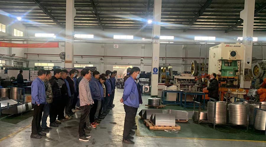 意氣奮發(fā)！金環(huán)電器沖壓車間組織人員開展例行早會