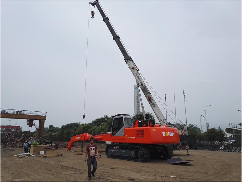 抓料機(jī)，抓鋼機(jī).jpg