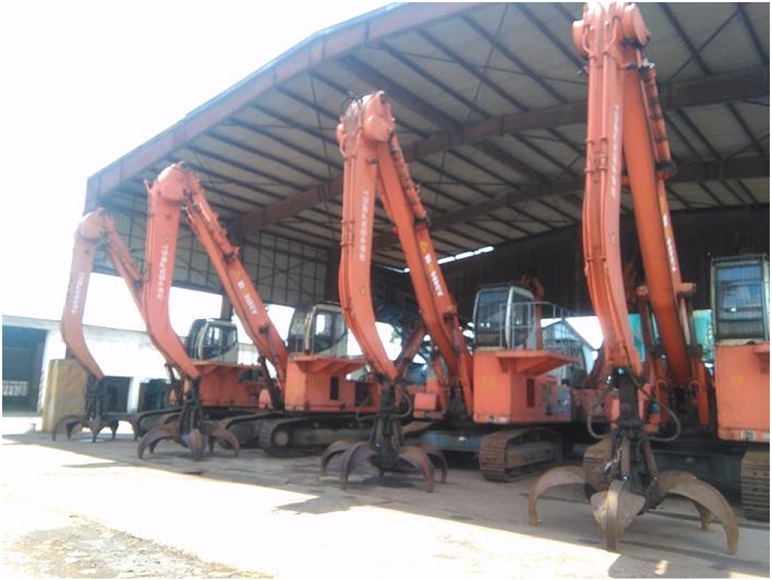 抓料機(jī)，抓鋼機(jī).jpg