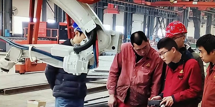 挖掘機、抓料機、抓鋼機、報廢汽車拆解機等系列產(chǎn)品智能加工工作站