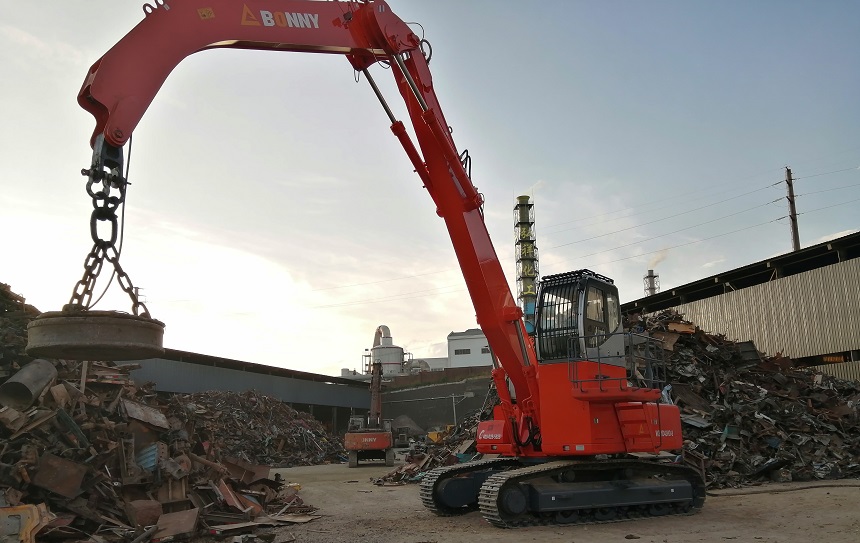 抓鋼機(jī).jpg 抓鋼機(jī).jpg