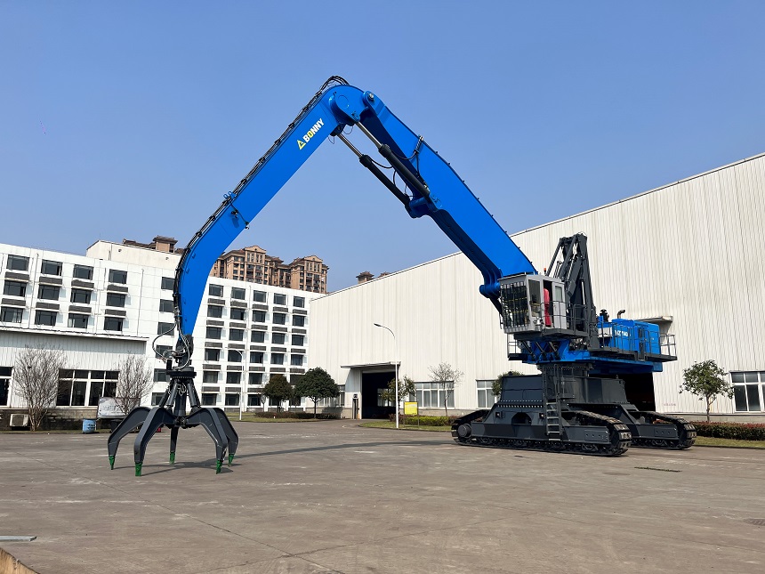 抓料機.jpg 抓料機.jpg