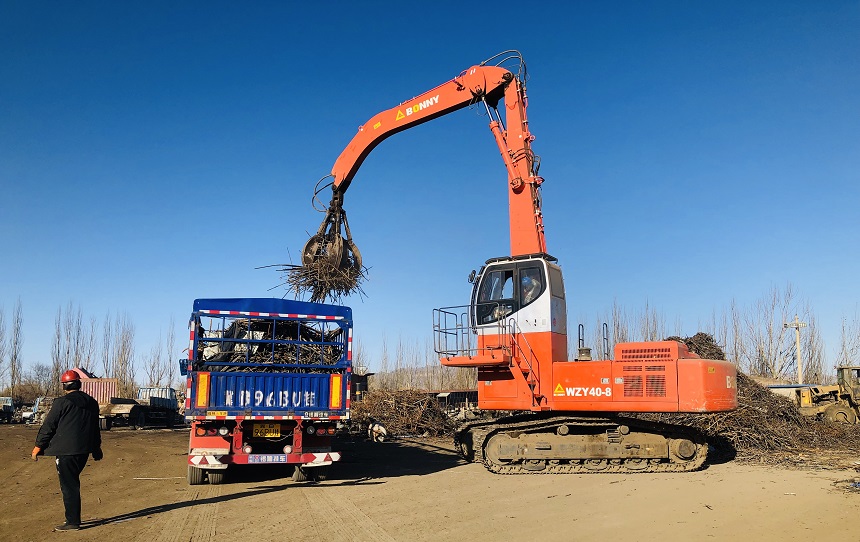 抓料機(jī).jpg 抓料機(jī).jpg