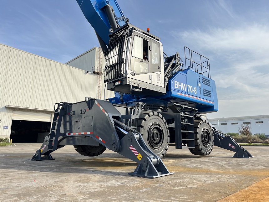 抓料機(jī).jpg 抓料機(jī).jpg