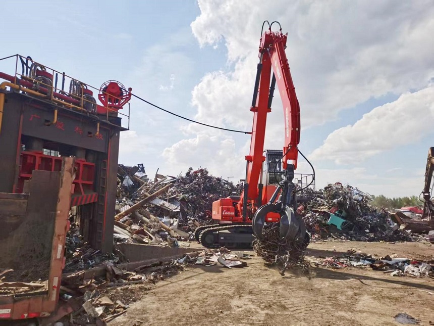 抓料機(jī).jpg 抓料機(jī).jpg