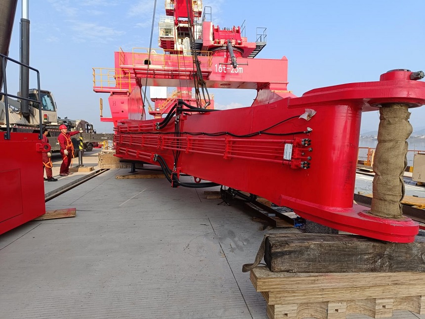 抓料機.jpg 抓料機.jpg