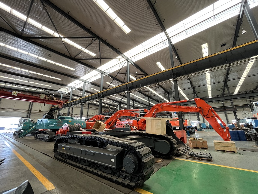 抓鋼機(jī).png 抓鋼機(jī).png